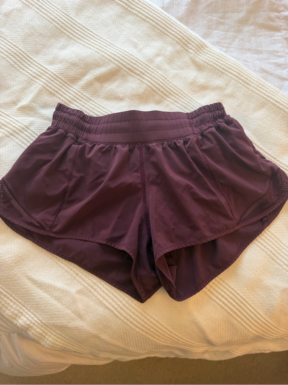 Lululemon Plum 2.5 Low rise Shorts